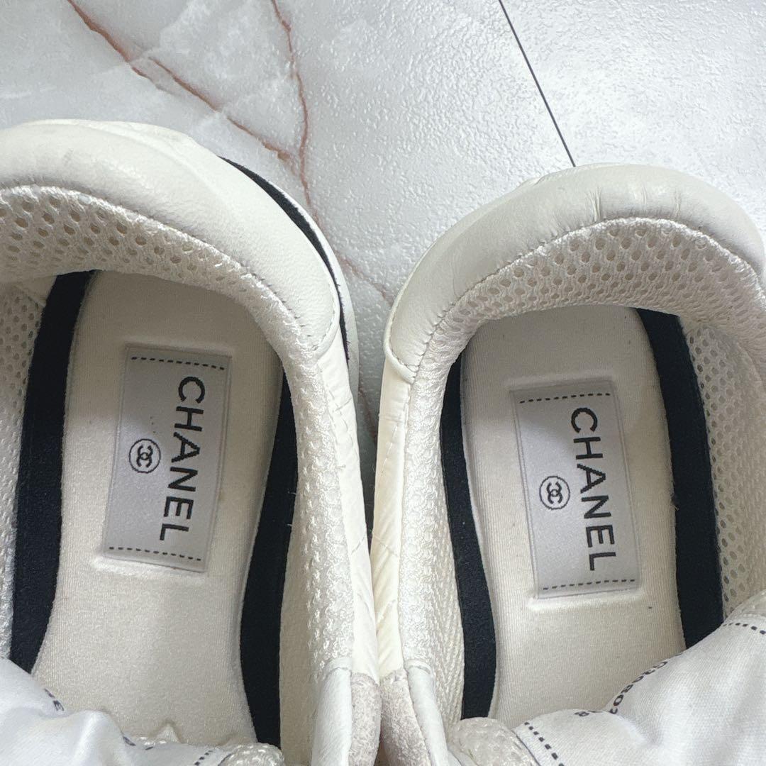 シャネル　CHANEL G39802 スニーカー　ホワイト　ブラック　38