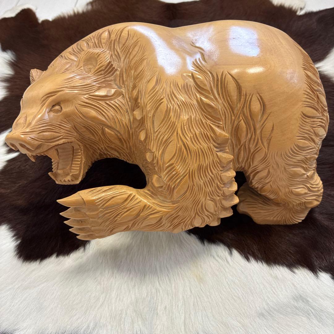 ビンテージ？ 木彫り 鋭い爪が獰猛な熊の置物 ハンドメイド 作家 無銘