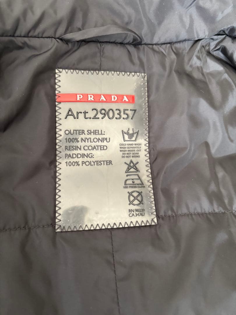 PRADフード付きブラックライトダウンジャケット