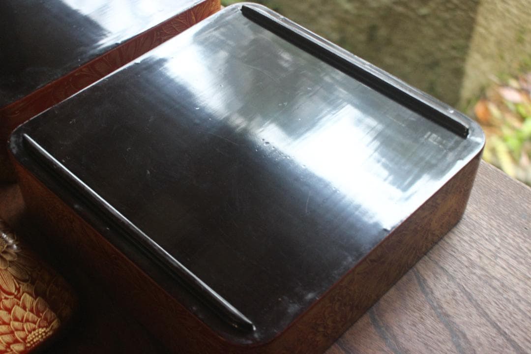 小傷あり！上質朱漆に極上菊詰沈金の映える輪島塗二段重（検重箱お重