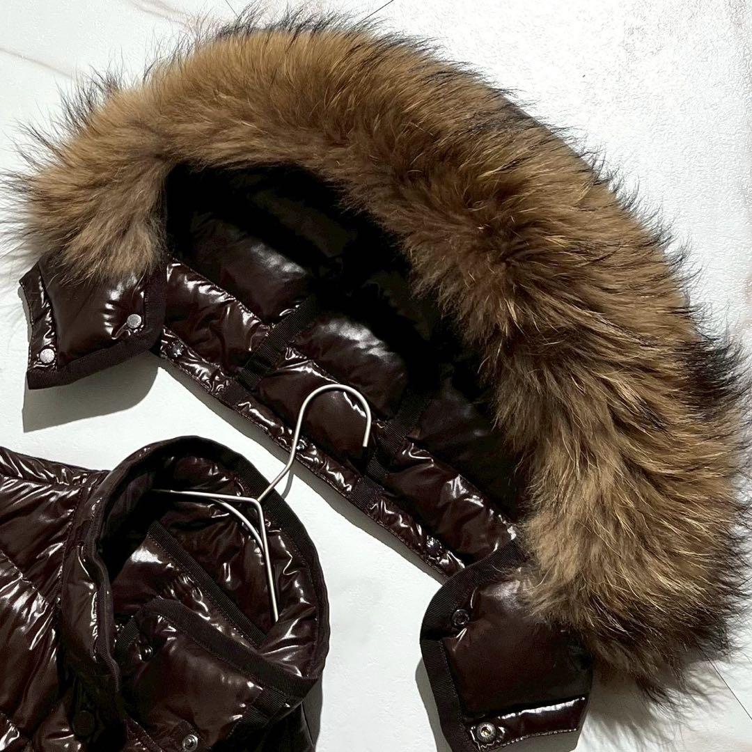 【美品】モンクレール アルモワーズ ダウン ジャケット ファー サイズ2