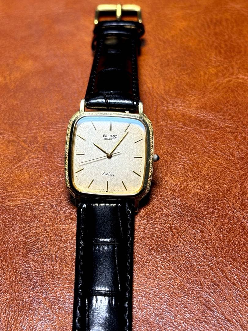 A93 希少 稼動品 SEIKO DOLCE スクエア型　80年代