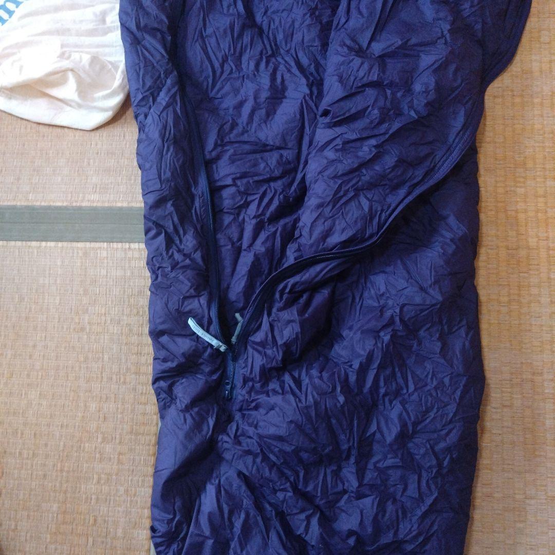 未使用品　mont-bell 寝袋 パープル 収納袋付き