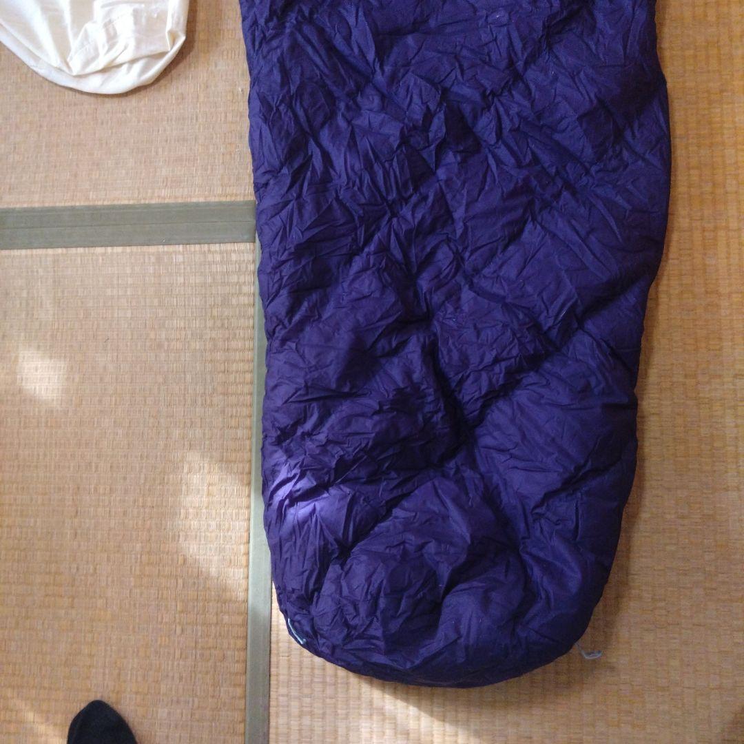 未使用品　mont-bell 寝袋 パープル 収納袋付き