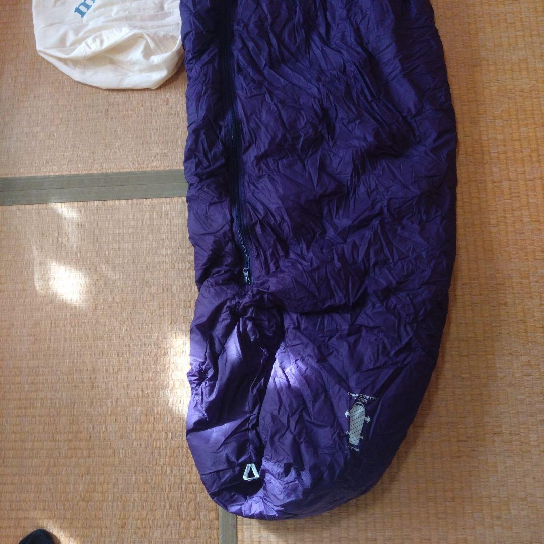 未使用品　mont-bell 寝袋 パープル 収納袋付き