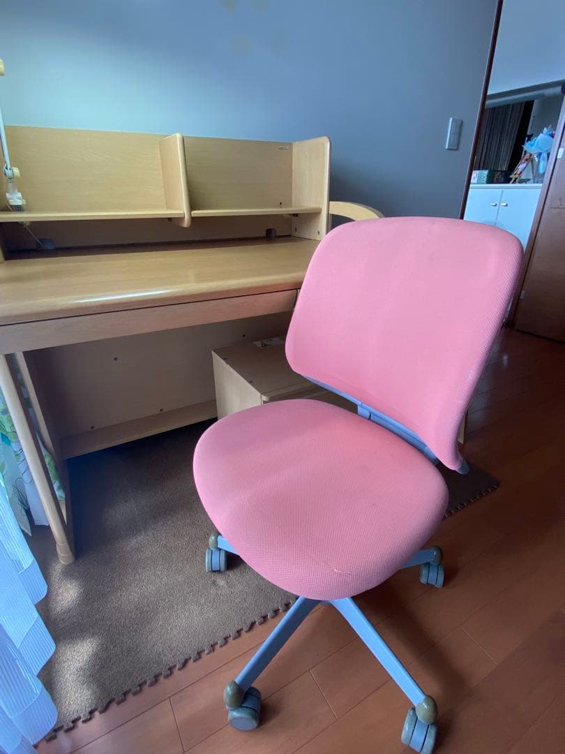 オカムラ学習机セット（学習机-ライト付、椅子、ラック）