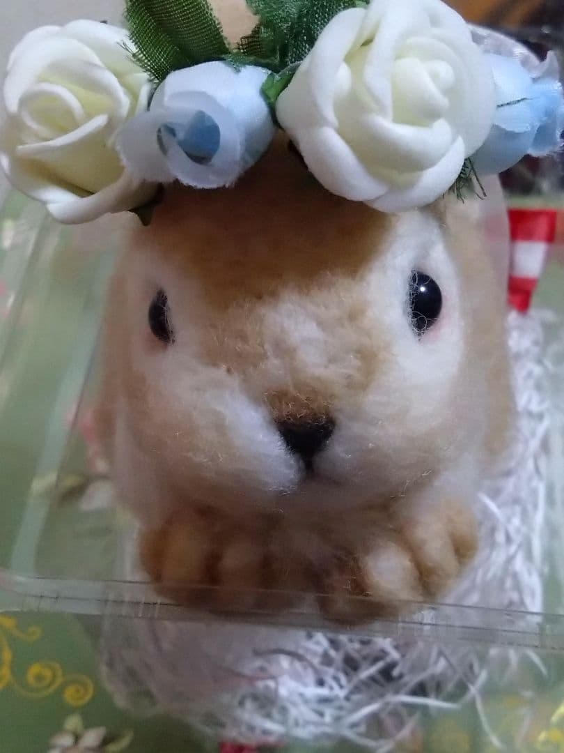 ハンドメイド 羊毛フェルト かわいいウサギ 花冠付き