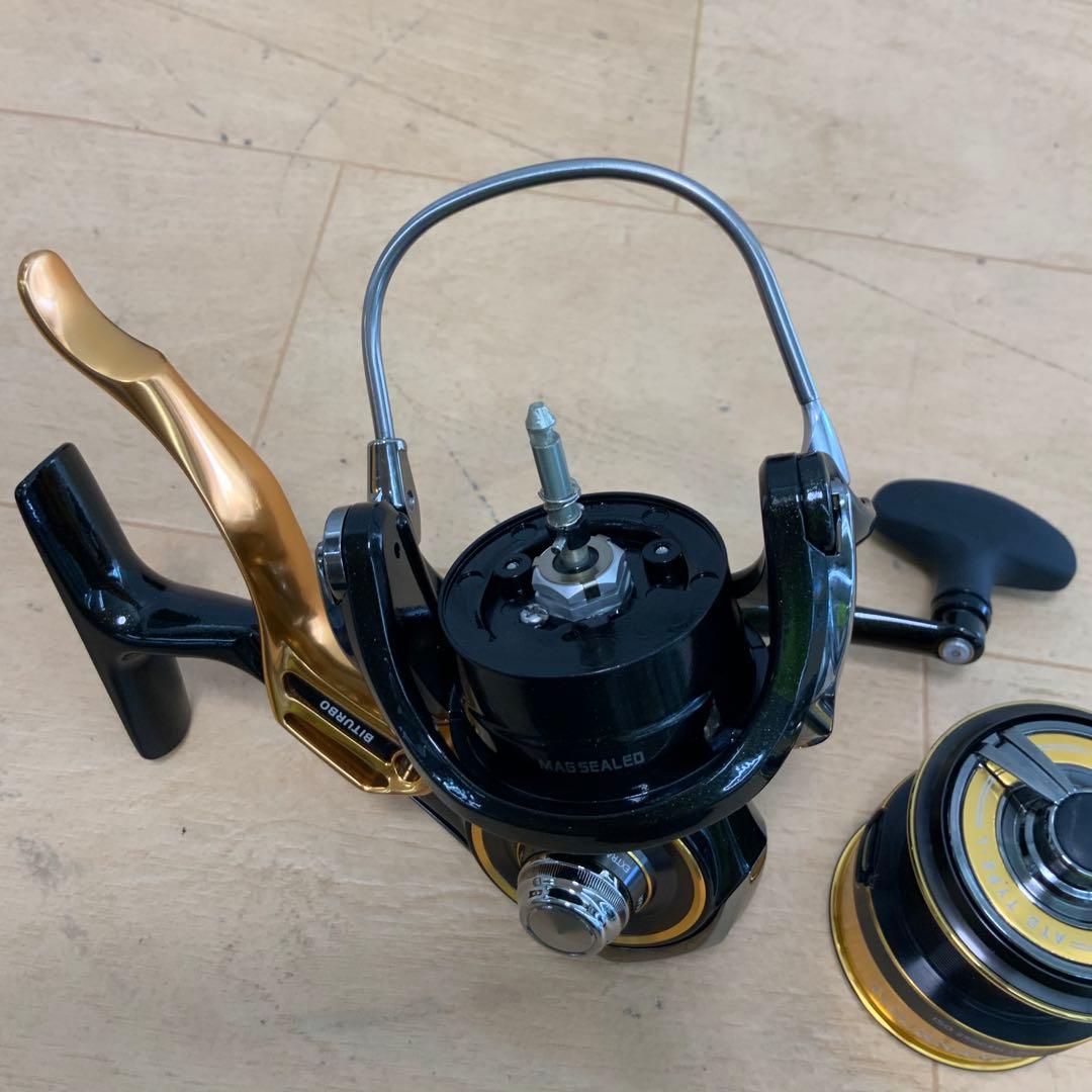 ダイワ　22トーナメントISO 2500XH-LBD