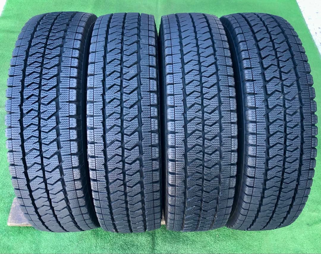 195/80 R15ブリヂストン ブリザックVL10スタッドレスタイヤホイール