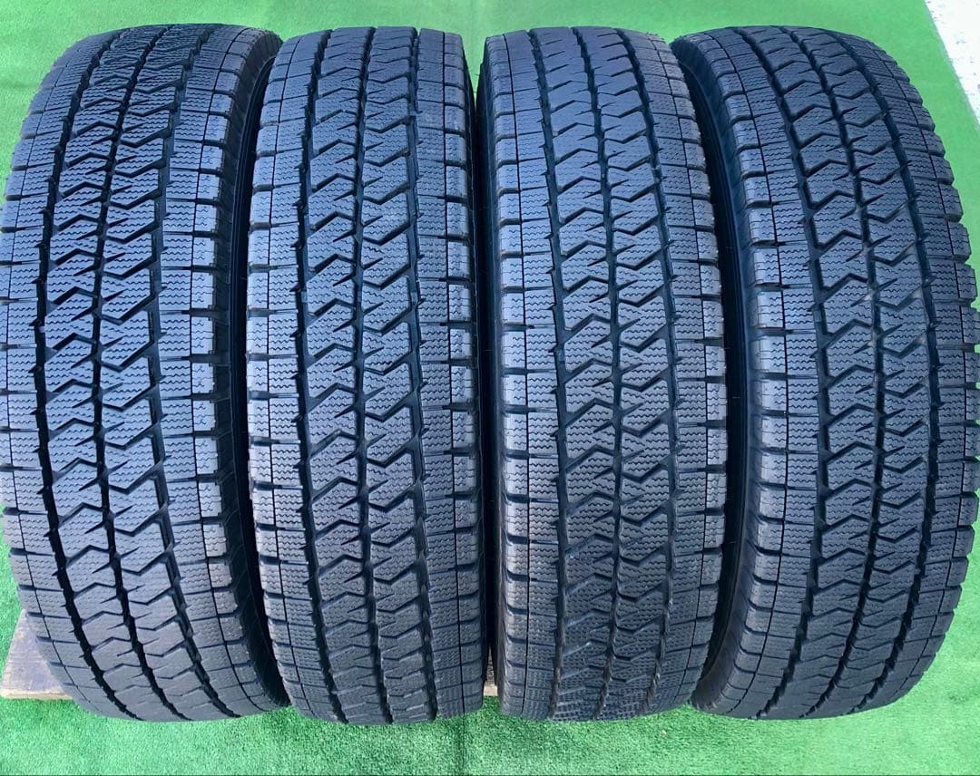 195/80 R15ブリヂストン ブリザックVL10スタッドレスタイヤホイール