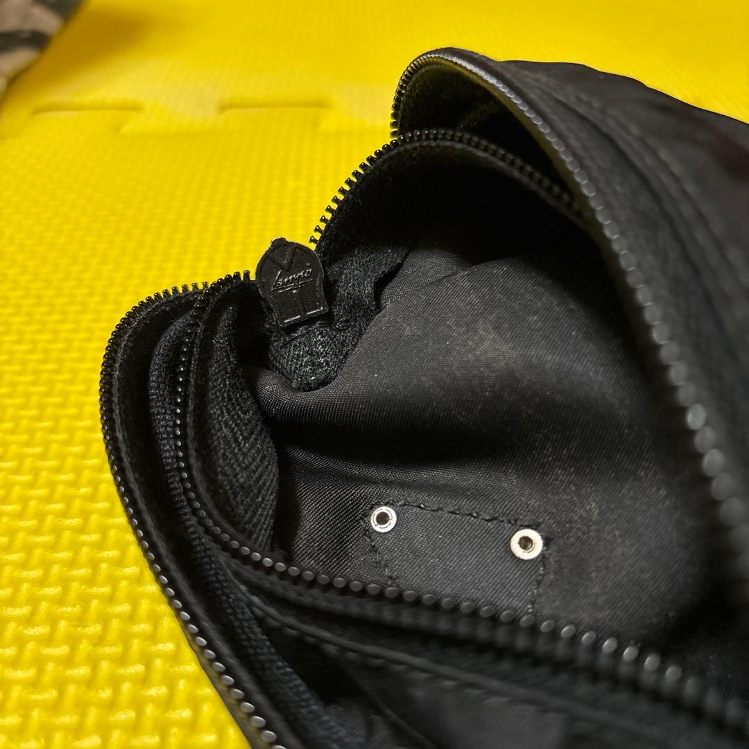 PRADA ブラックナイロンポーチ（内側タグ無し）