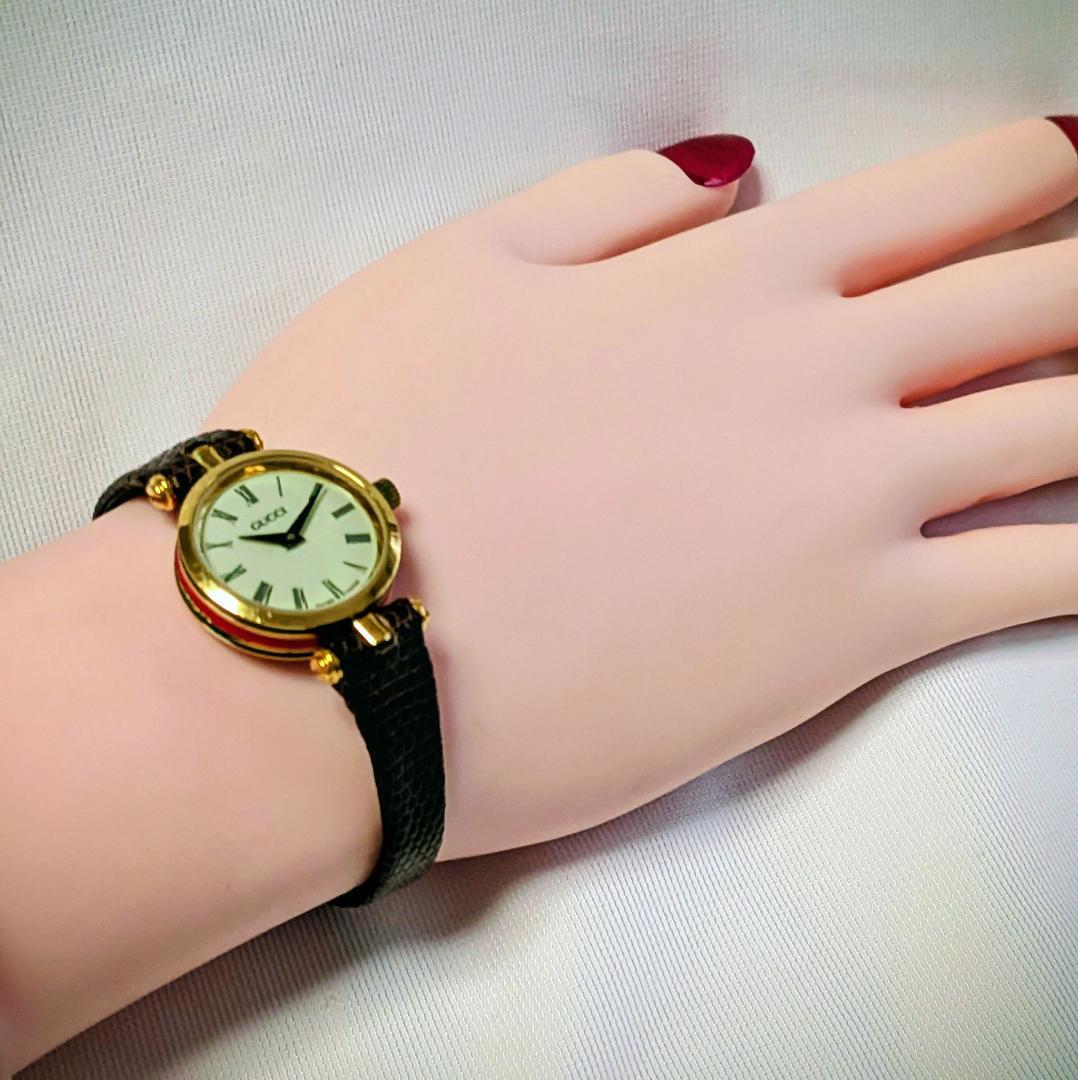 良品 GUCCIグッチ レディース腕時計ベージュ サイドシェリーライン イタリア