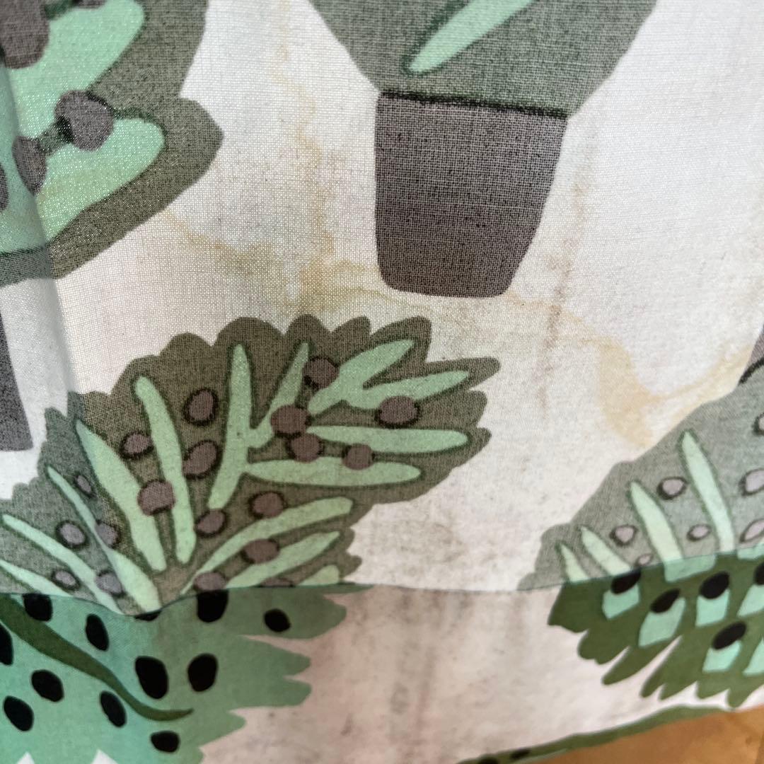 マリメッコ　marimekko メトサンヴァキ　掃き出し窓用カーテン1枚