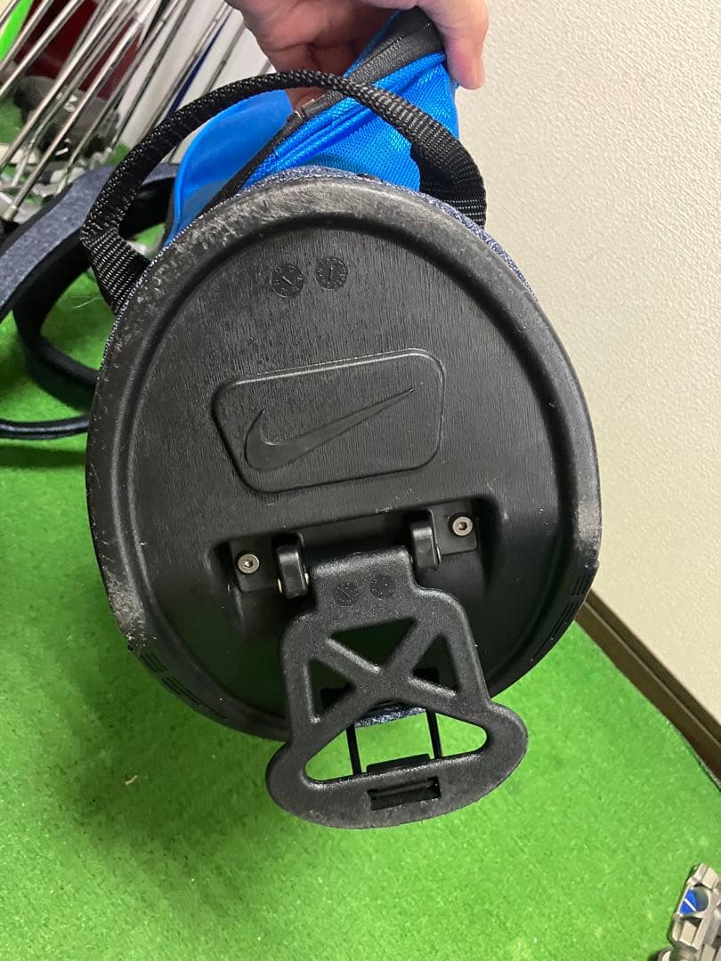 ナイキ スタンド式キャディバッグ　美品＆軽量