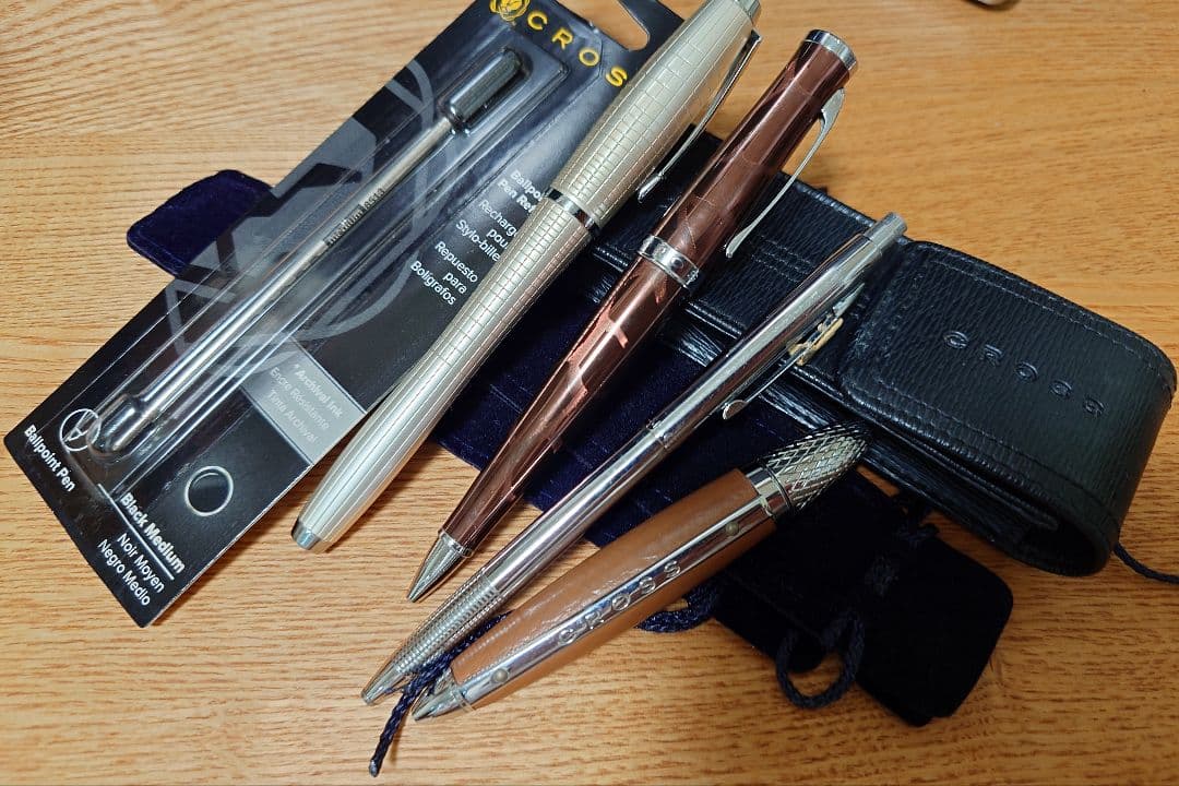 【高級筆記具4本セット+ペンケース3つ+替芯1つ】