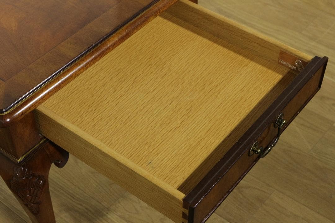 ドレクセル　ヘリテイジ★サイドテーブル★木製家具★ネコ脚★クラシック★