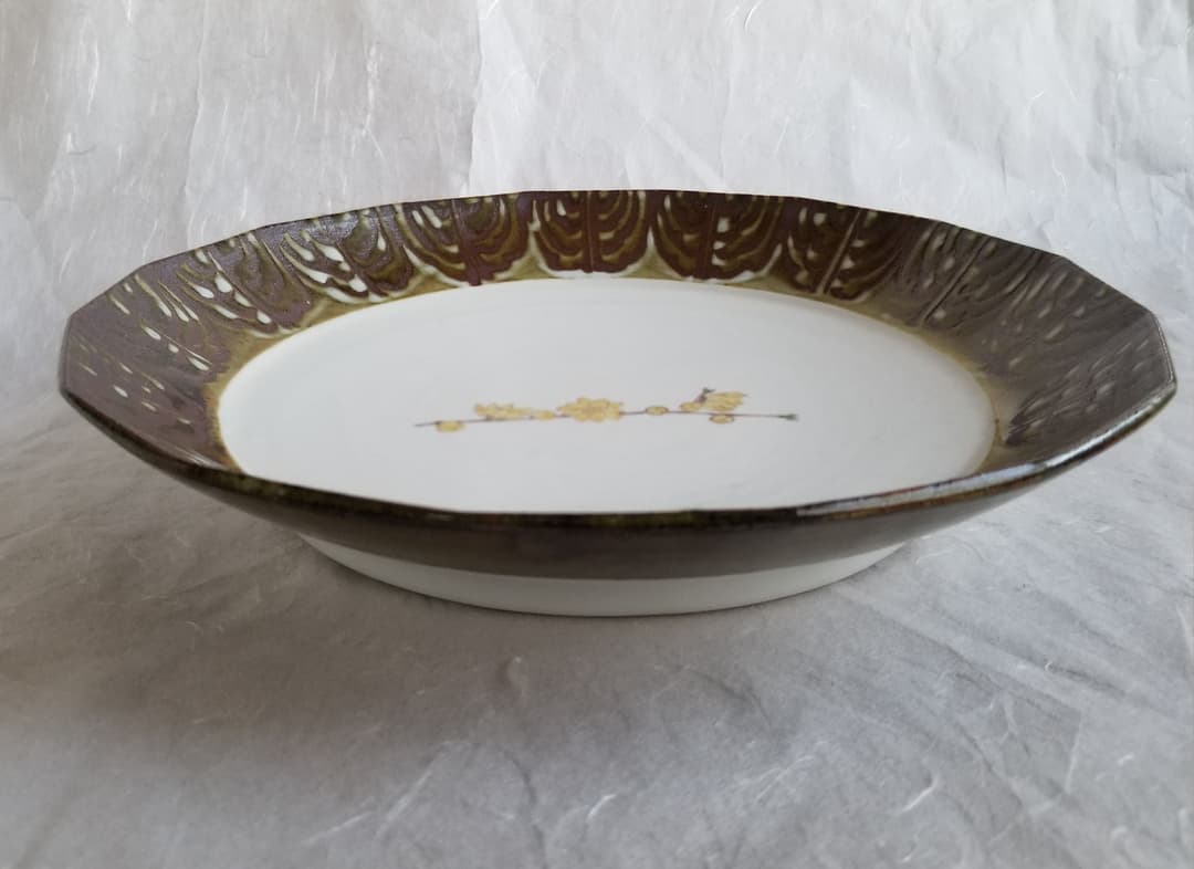 豊福誠 作 色絵磁器レンギョウ文皿 (未使用 新品同様)