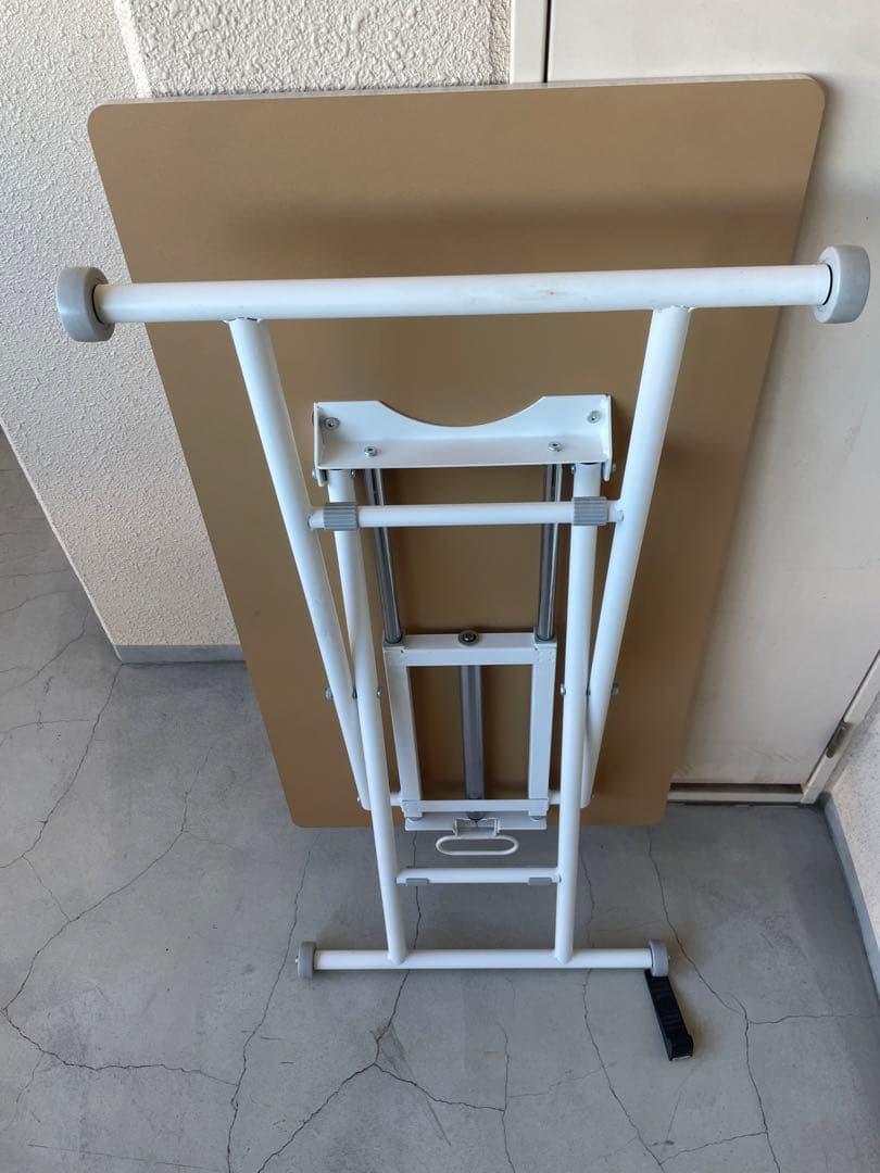 ガス式　昇降テーブル　リビング　ダイニング　ニトリ　ホワイト