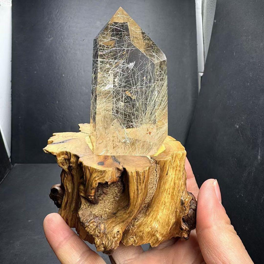 天然石ルチルクォーツのポイント　置物G. 537