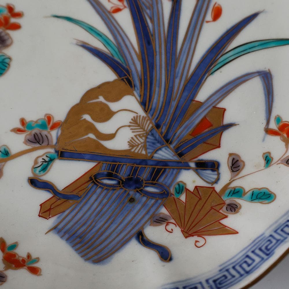 幕末明治 古伊万里 色絵 柿右衛門様式 染錦手花蝶図 輪花皿 柴束文飾皿 有田焼