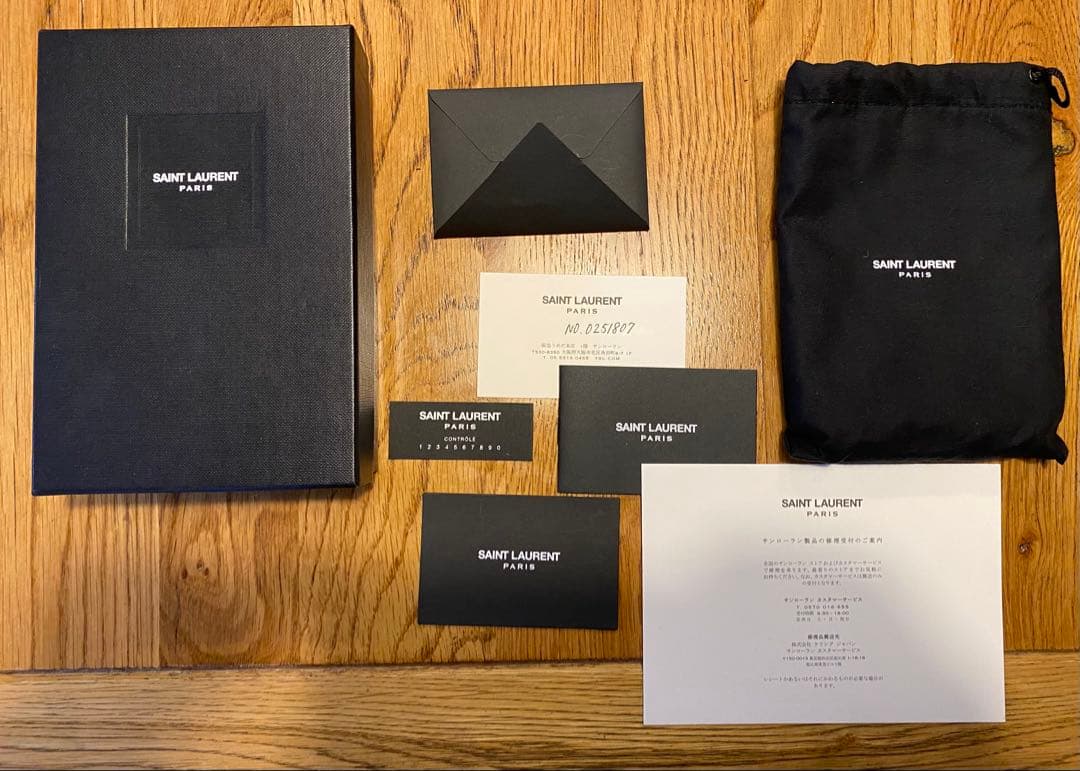 【値下げ】SAINT LAURENT 二つ折財布 ブラック