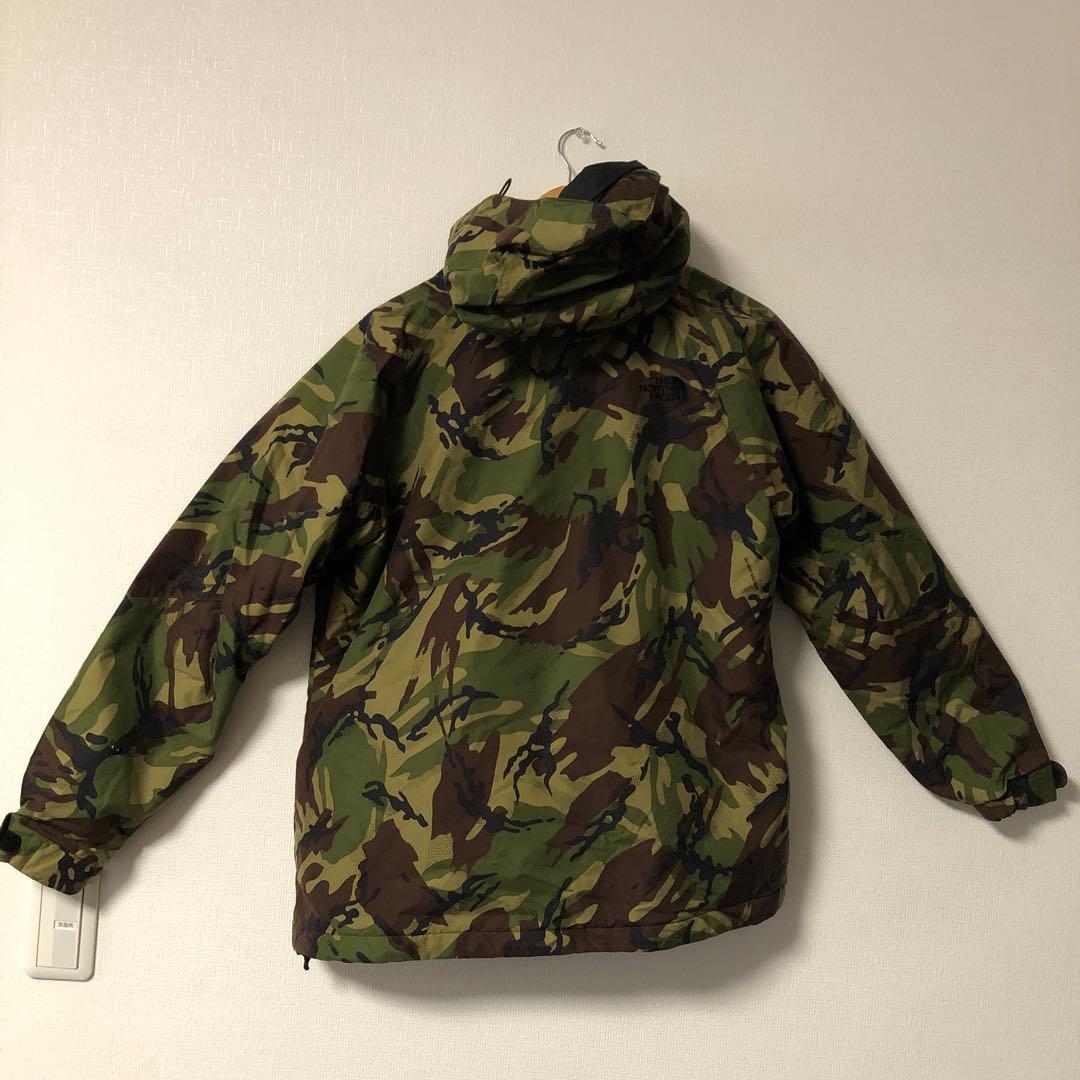 ノースフェイス迷彩カモ柄 L中綿スノーボードウェアマウンテンジャケットダウン