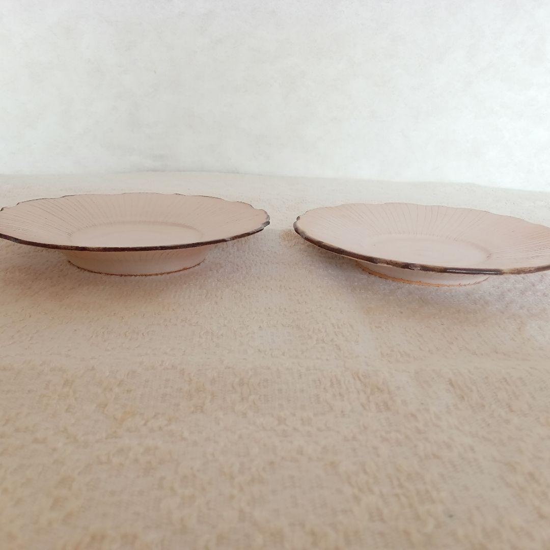 未使用　レア物　☆　キエリ舎　かわいい　蓮の葉　白　プレート　作家　２枚　セット