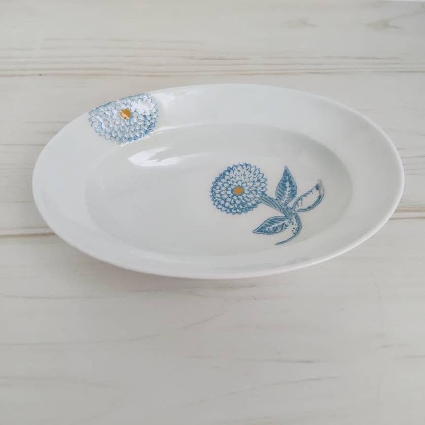 新品　波佐見焼　勲山窯　楕円　小鉢　ダリア　ライトブルー