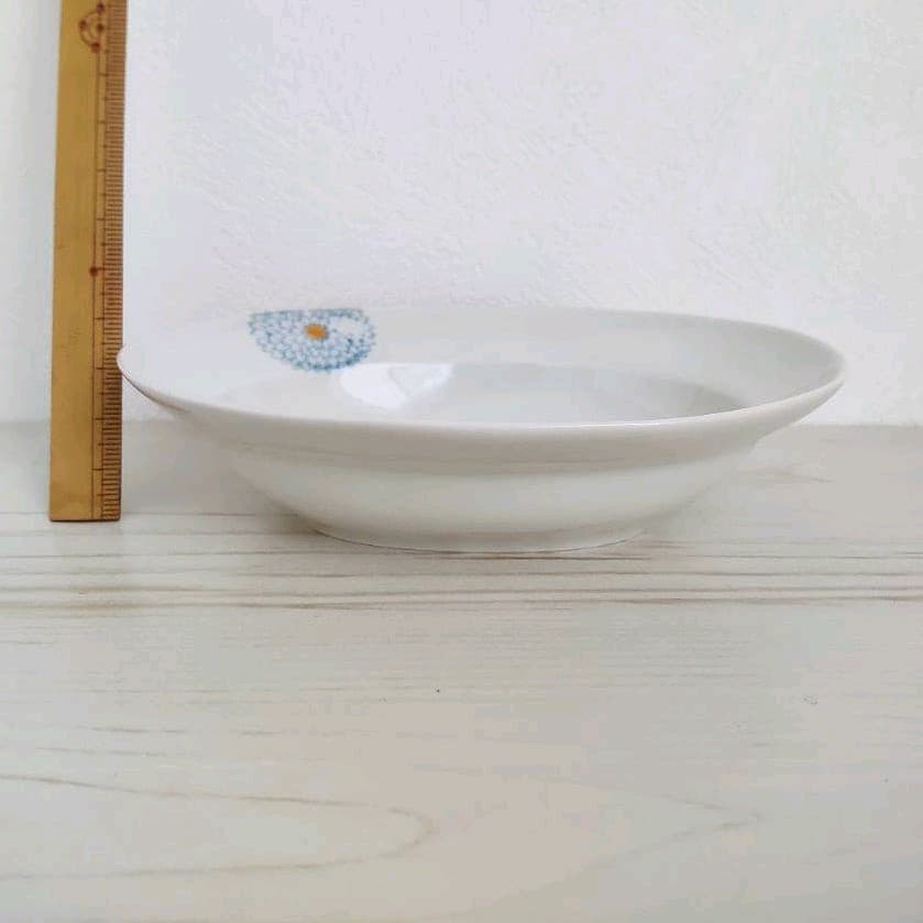 新品　波佐見焼　勲山窯　楕円　小鉢　ダリア　ライトブルー