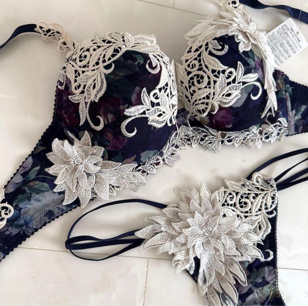 希少✨☆ワコール サルート F65・M☆62G