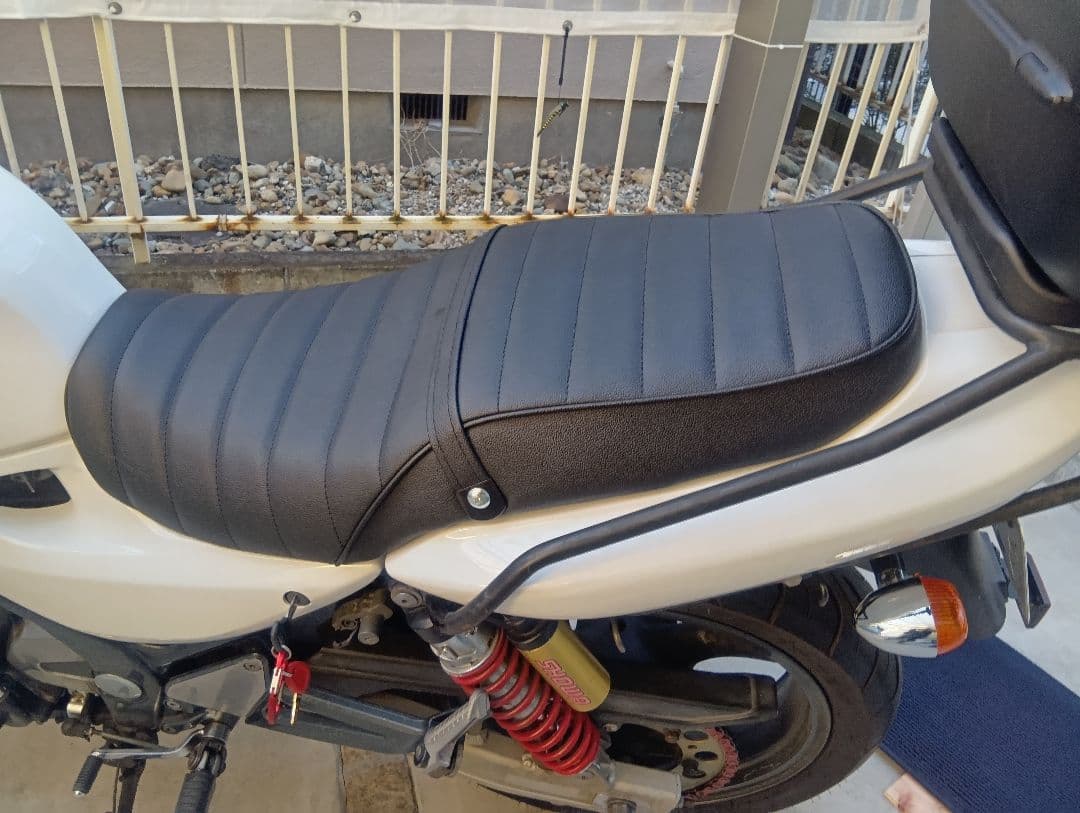 バリオス2 ZR250B-002〜外し　KING ROAD88 シート