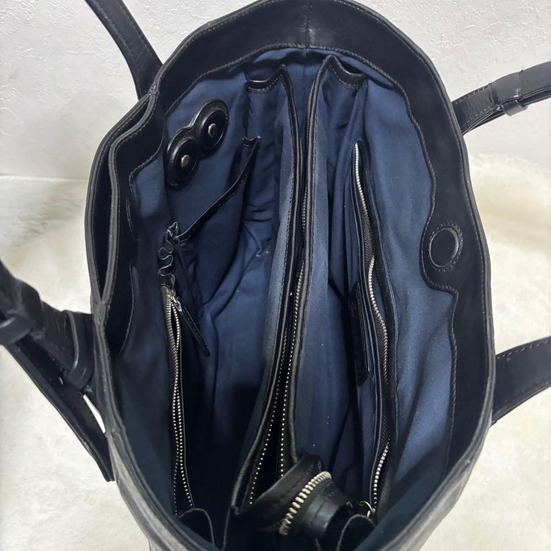 【希少】Pid トートバッグ A4可能 ブラック 撥水 革 チャーム付　肩掛け