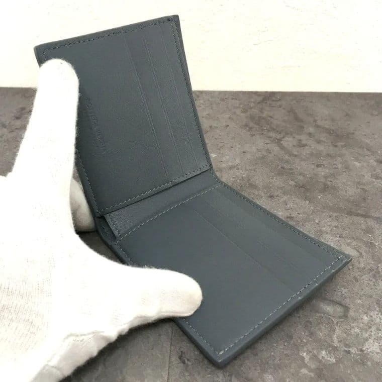 送料込み！ 未使用品 BOTTEGAVENETA 二つ折り札入れ ラム 408