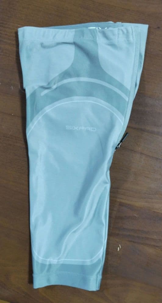 SIXPAD／ニーフィット【Sサイズ】コントローラー付き　その2