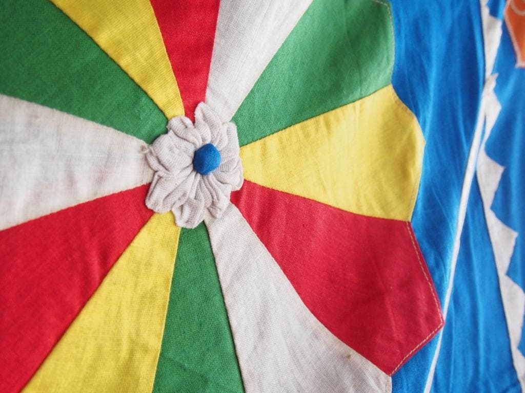 インド グジャラート アップリケ 壁飾り布