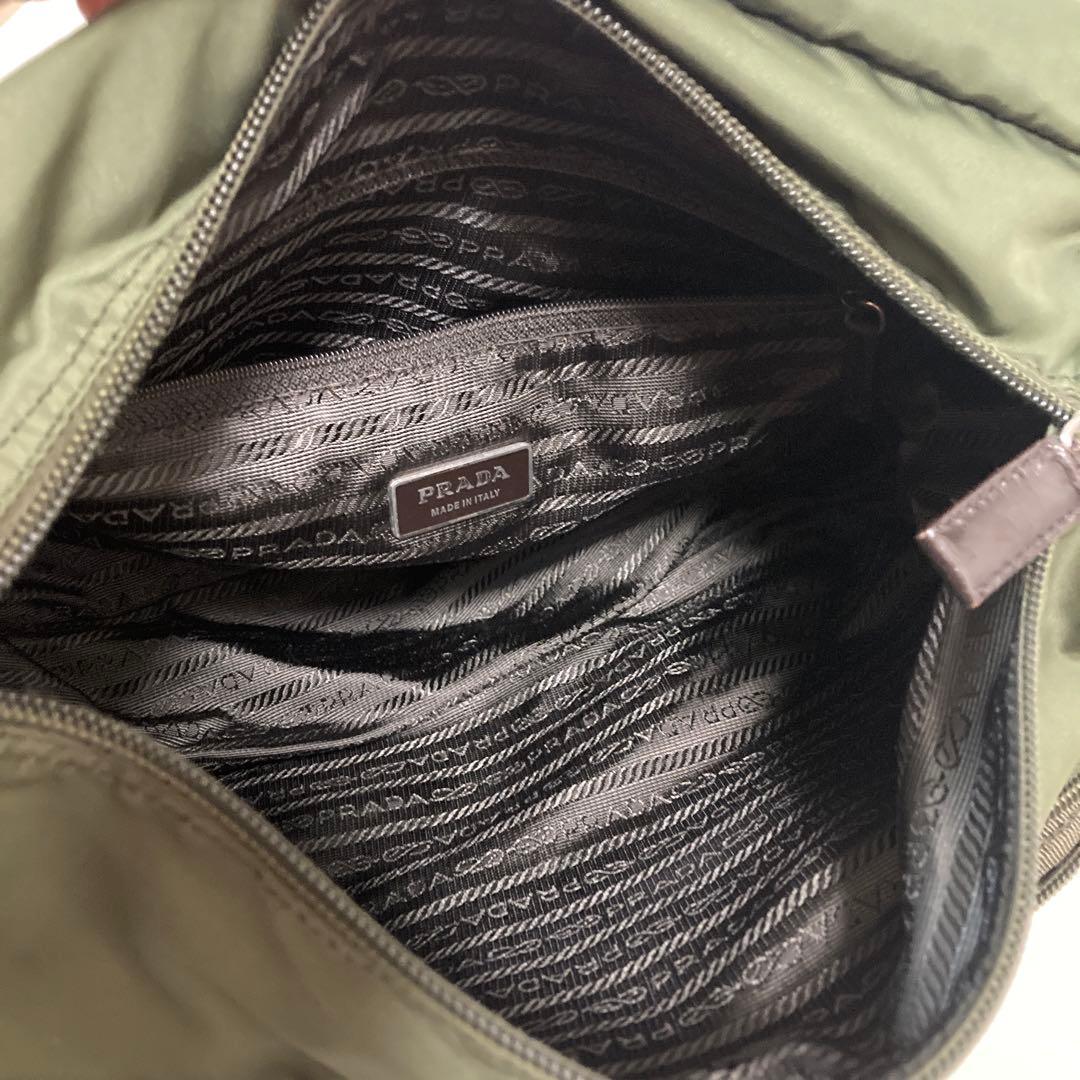 PRADA ショルダーバッグ　カーキ　メッセンジャーバッグ