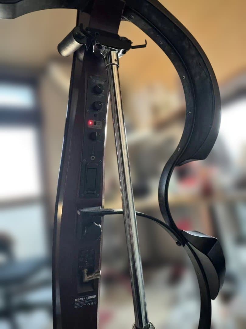 ベース Yamaha SLB100