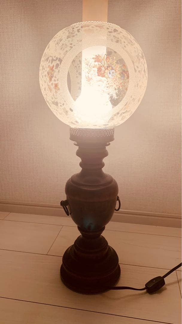 ガラス テーブルランプ　木製シェードランプ スタンドランプ アンティーク