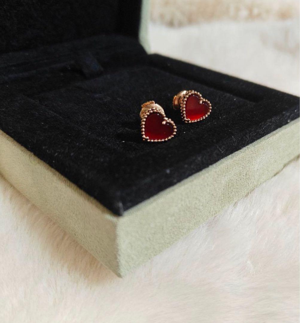 ハイクオリティ　最高品質　ハート　ピアス　レッド