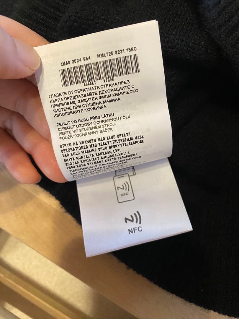 miu miuカシミアニット