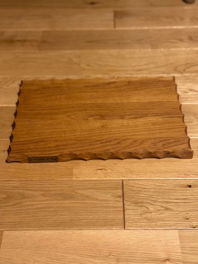 三脚テーブル天板（名栗彫り）