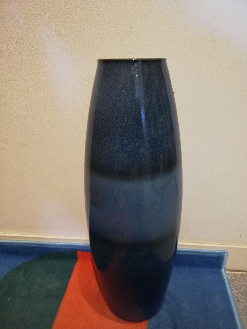 ニュージーランド製花瓶にもインテリアの坪にもなります★