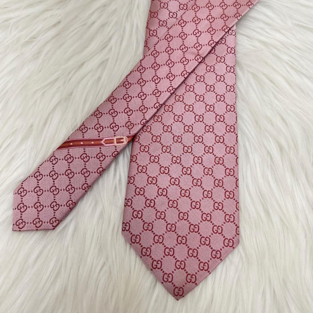 極美品✨グッチ　 GUCCI 　ネクタイ　シルク100％　ピンク　GG柄