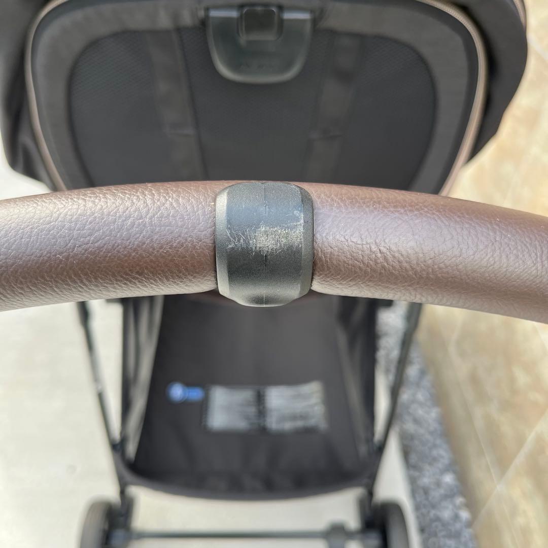 【美品】nuna ヌナ ixxa（イクサ）リベテッド レインカバー付き（未使用）