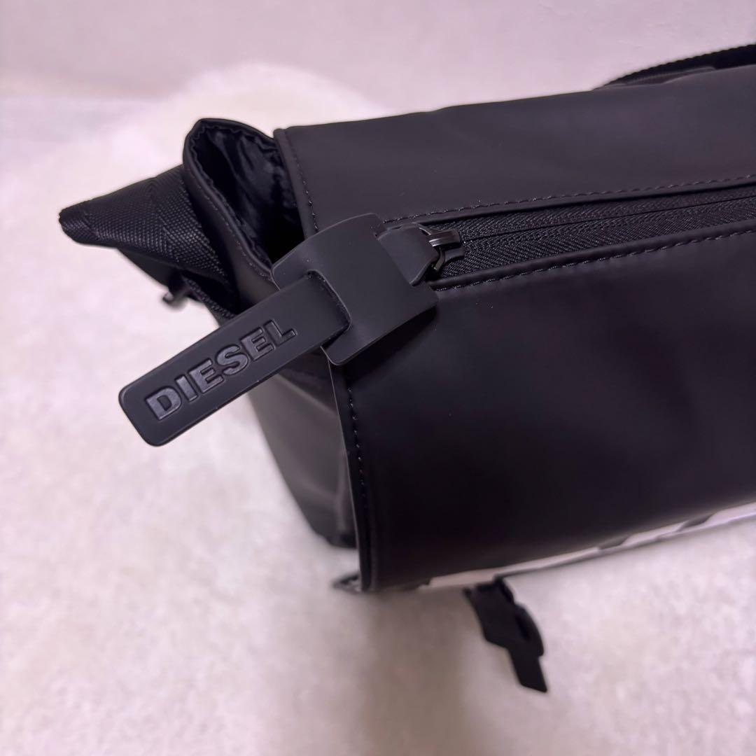 未使用級　DIESEL ディーゼル　メッセンジャーバッグ　ブラック　ビッグロゴ