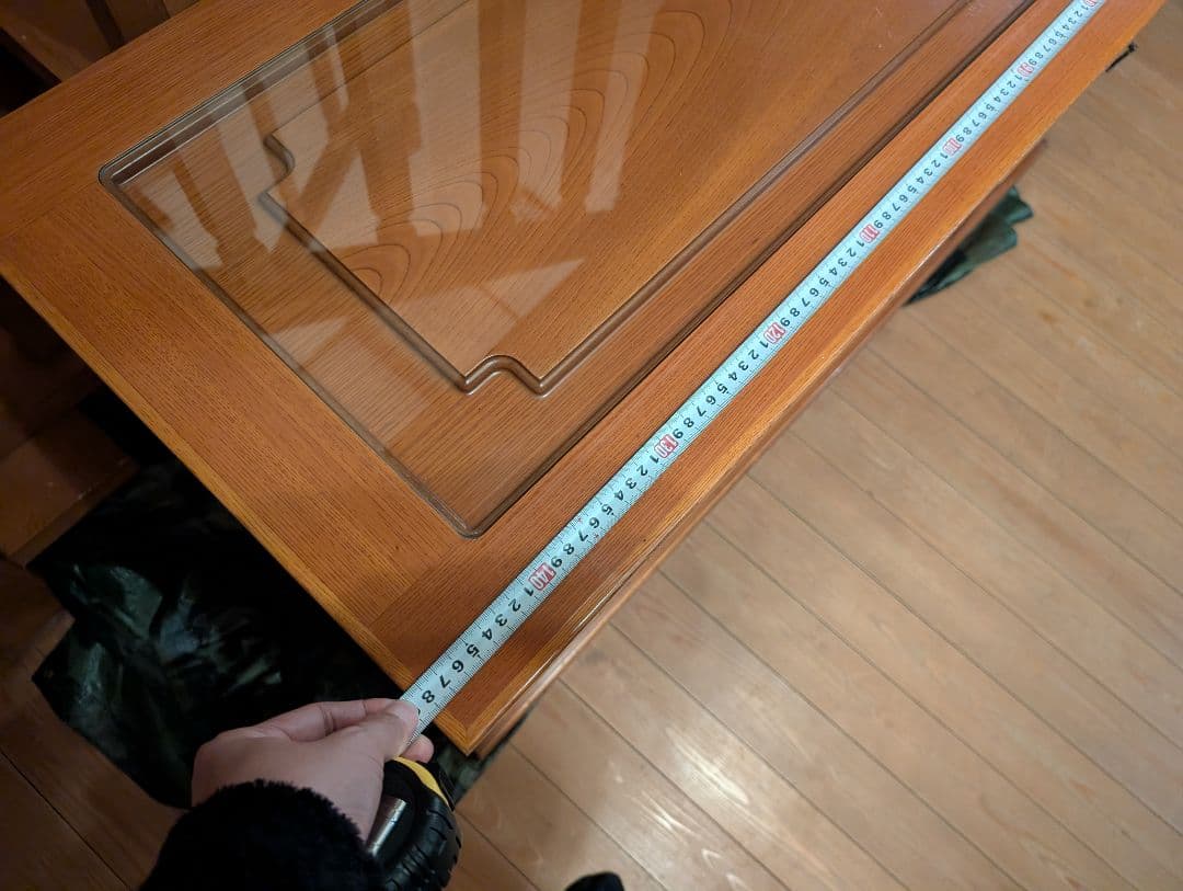 ビンテージ 昭和レトロ 木製三扉キャビネット ガラストップ付き