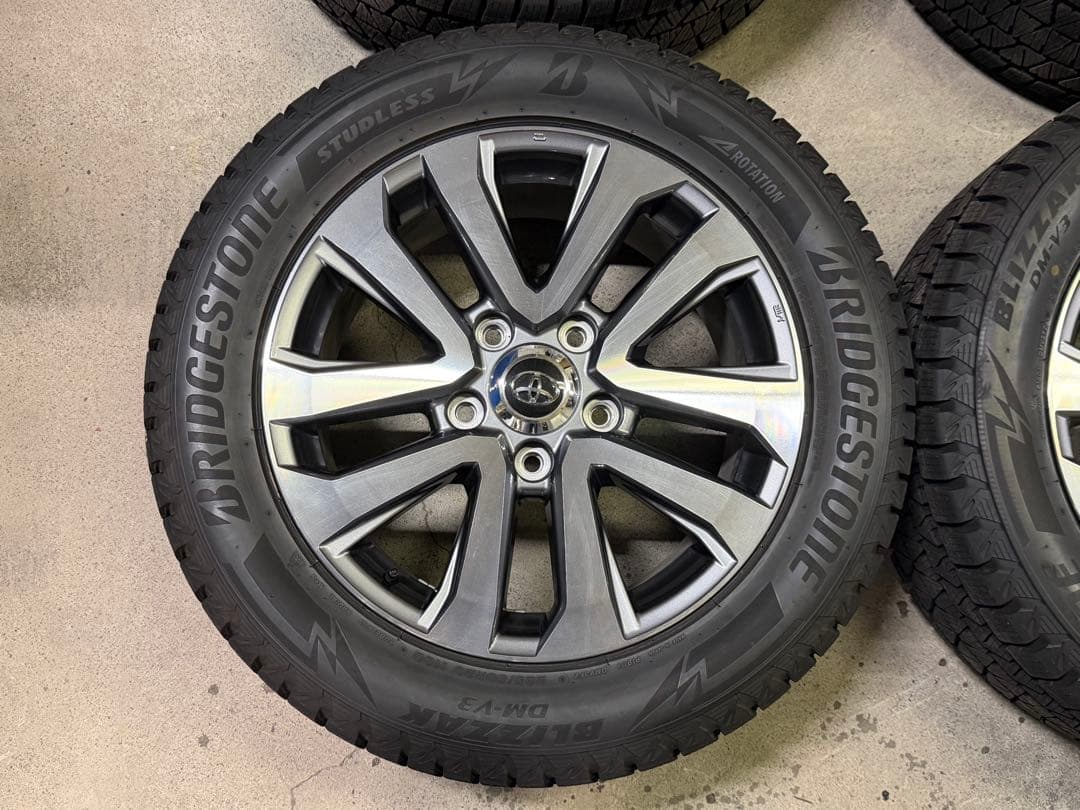 285/50r20 スタッドレス ランクル200 後期純正ホイール　ブリヂストン