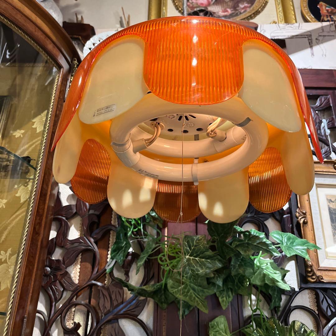 昭和レトロ　オレンジとクリーム色のペンダントライト