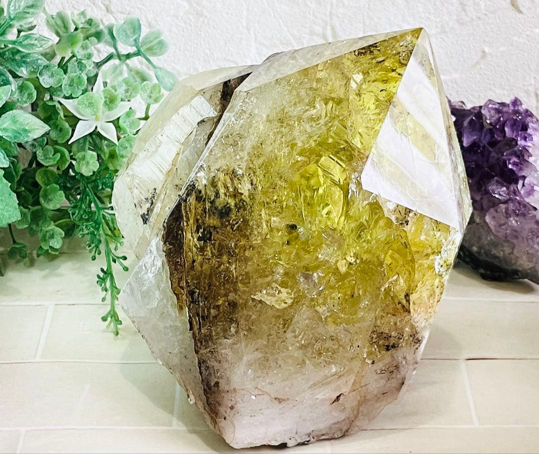 変革の石✨ 虹　オウロヴェルデクォーツ メタモルフォーゼス　セルフヒールド　原石