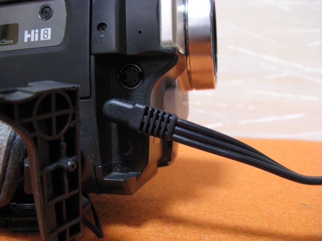 動作OK❗️☆SONYの液晶Hi8/8ミリビデオカメラ・CCD-TRV86